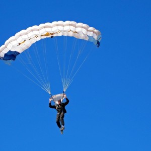 【爱游戏官方入口】曼晚独家，梅努远赴西班牙进行个人特训，曼联生涯前景仍笼罩阴云